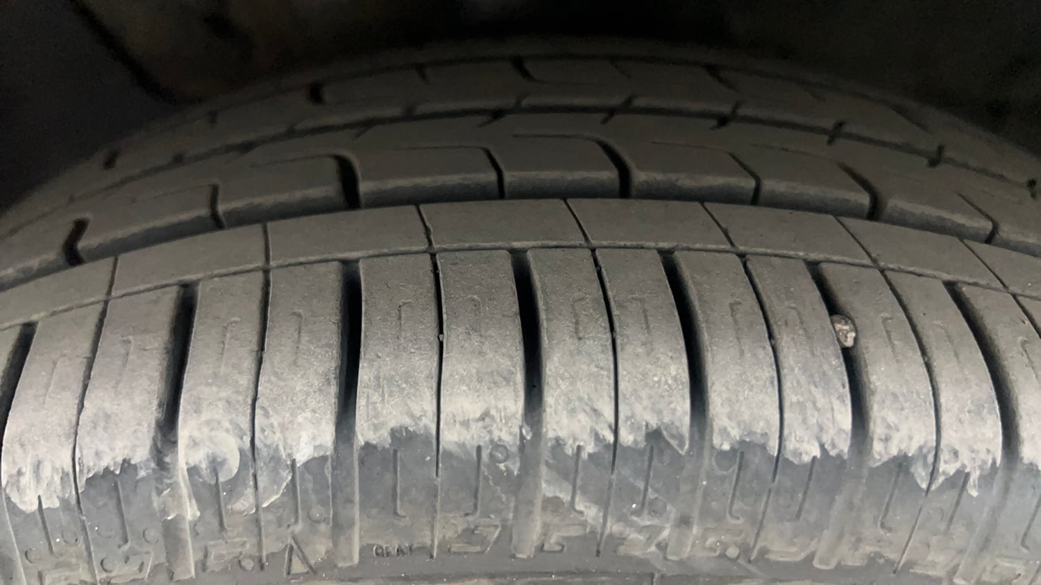 Used 2019 Hyundai Verna SX (O) 1.6 CRDi  AT Diesel Automatic tyres LEFT FRONT TYRE TREAD VIEW