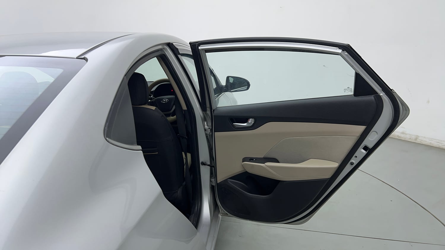 Used 2018 Hyundai Verna SX 1.6 VTVT Petrol Manual interior RIGHT REAR DOOR OPEN VIEW