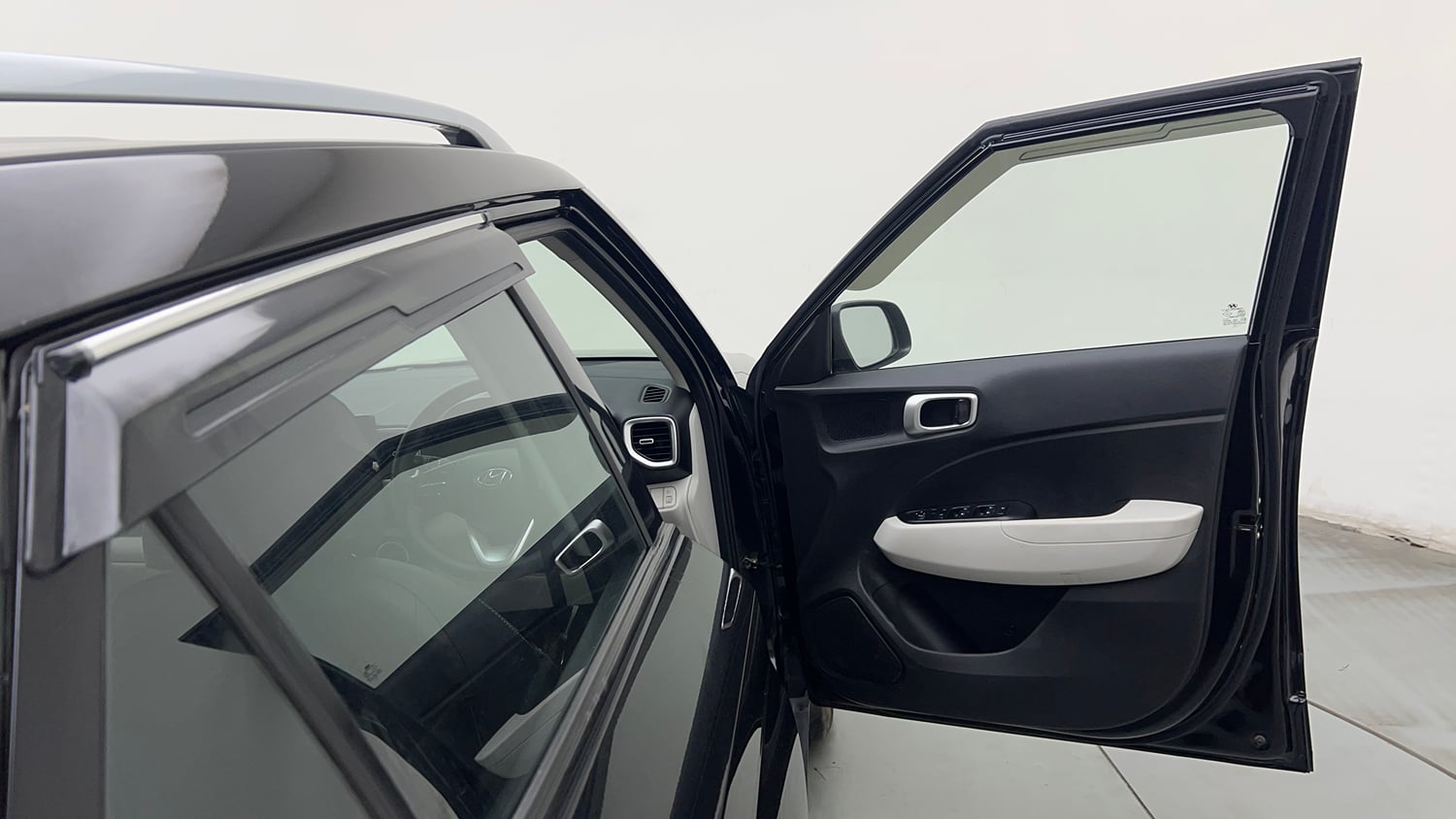 Used 2024 Hyundai Venue S 1.2 Petrol Petrol Manual interior RIGHT FRONT DOOR OPEN VIEW