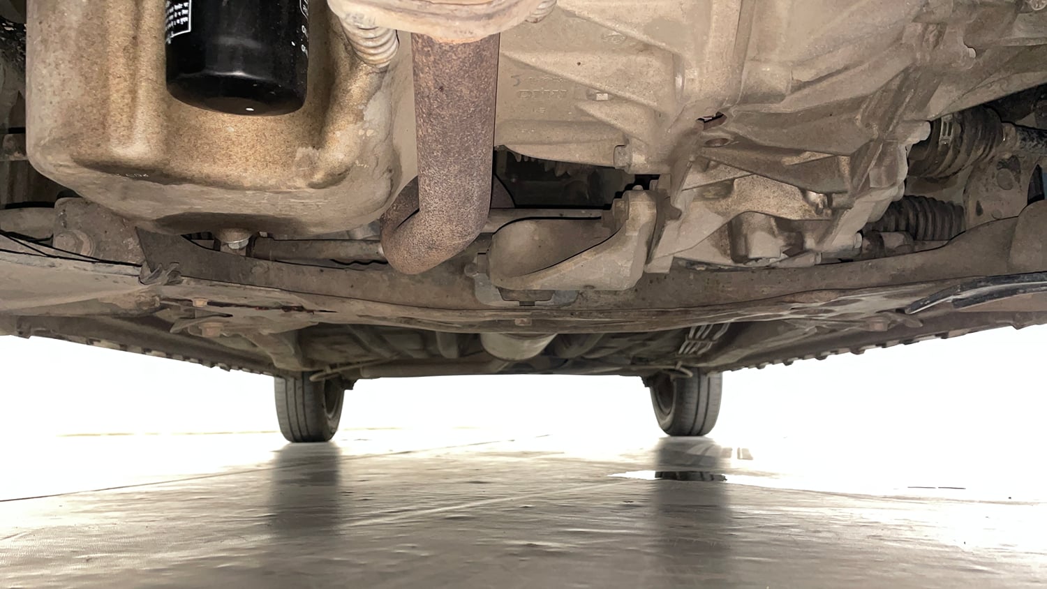 Used 2019 Maruti Suzuki Ignis Zeta 1.2 AMT Petrol Automatic extra FRONT LEFT UNDERBODY VIEW