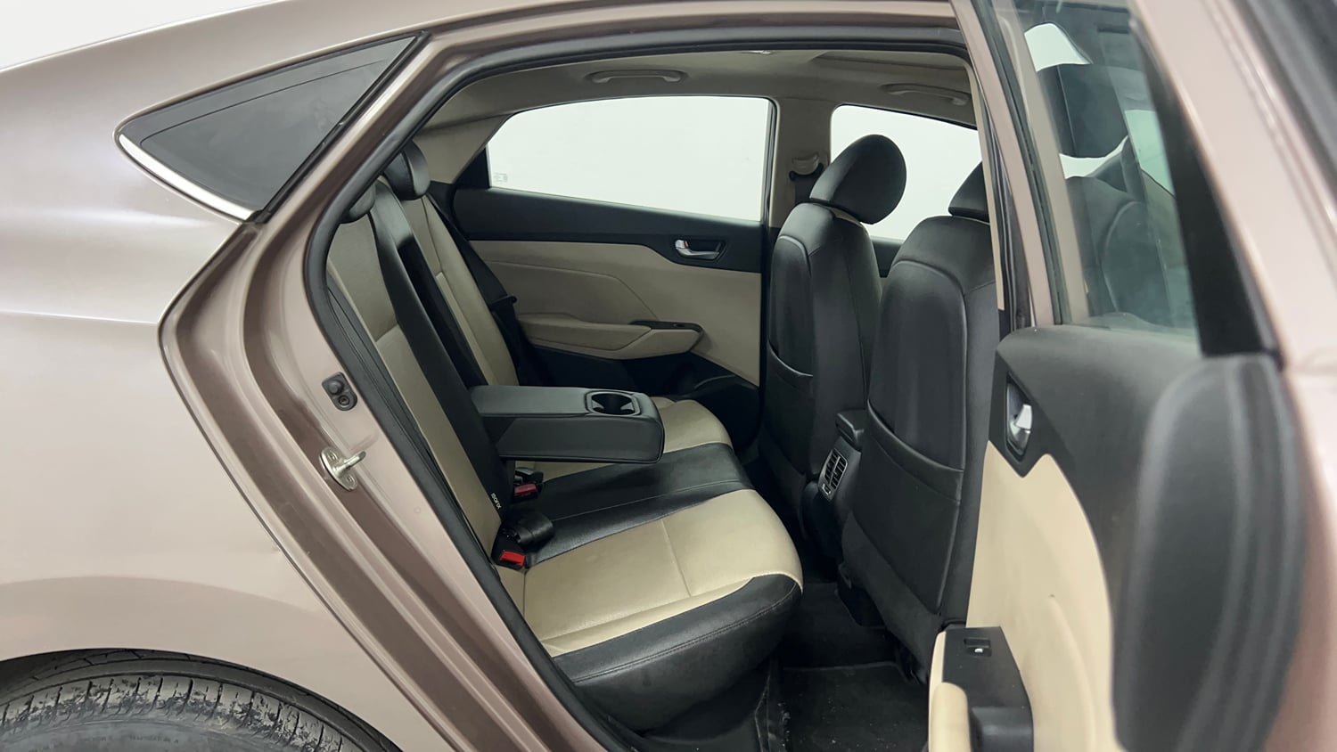 Used 2019 Hyundai Verna SX (O) 1.6 CRDi  AT Diesel Automatic interior RIGHT SIDE REAR DOOR CABIN VIEW