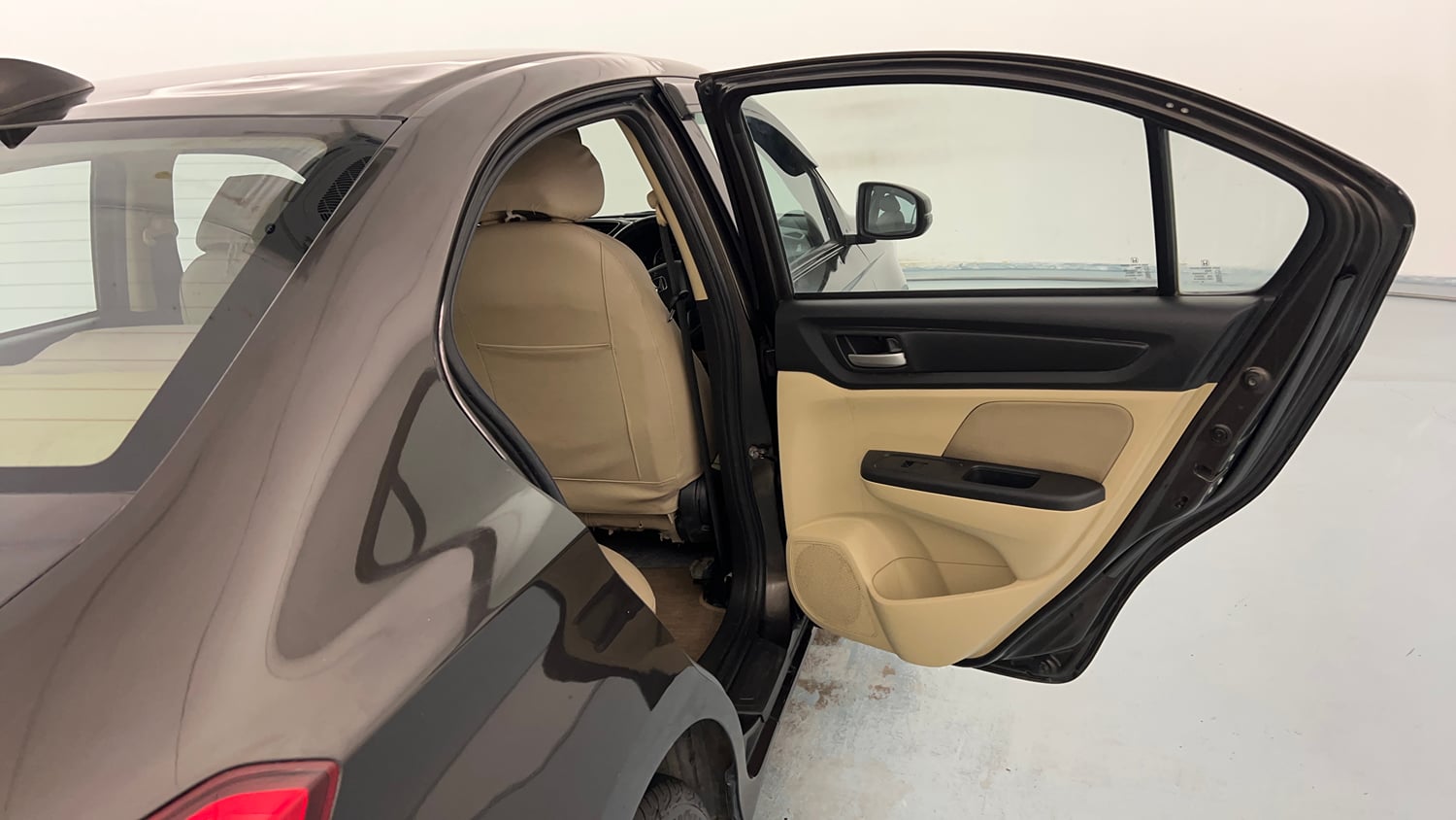 Used 2020 Honda Amaze 1.2 VX MT Petrol Petrol Manual interior RIGHT REAR DOOR OPEN VIEW