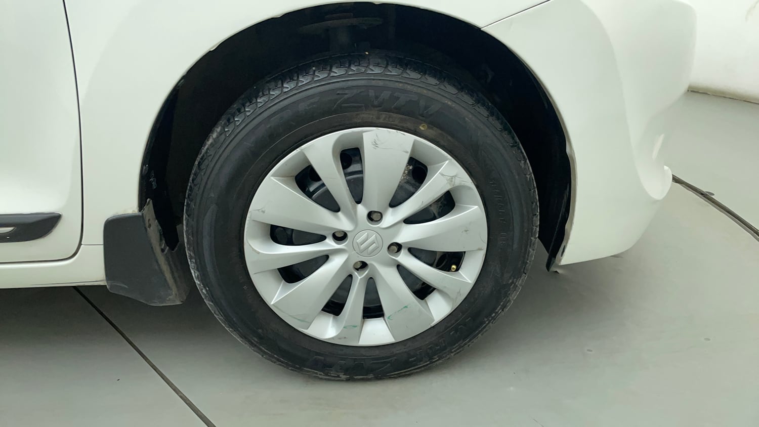 Used 2017 Maruti Suzuki Baleno Delta 1.2 Petrol Manual tyres RIGHT FRONT TYRE RIM VIEW