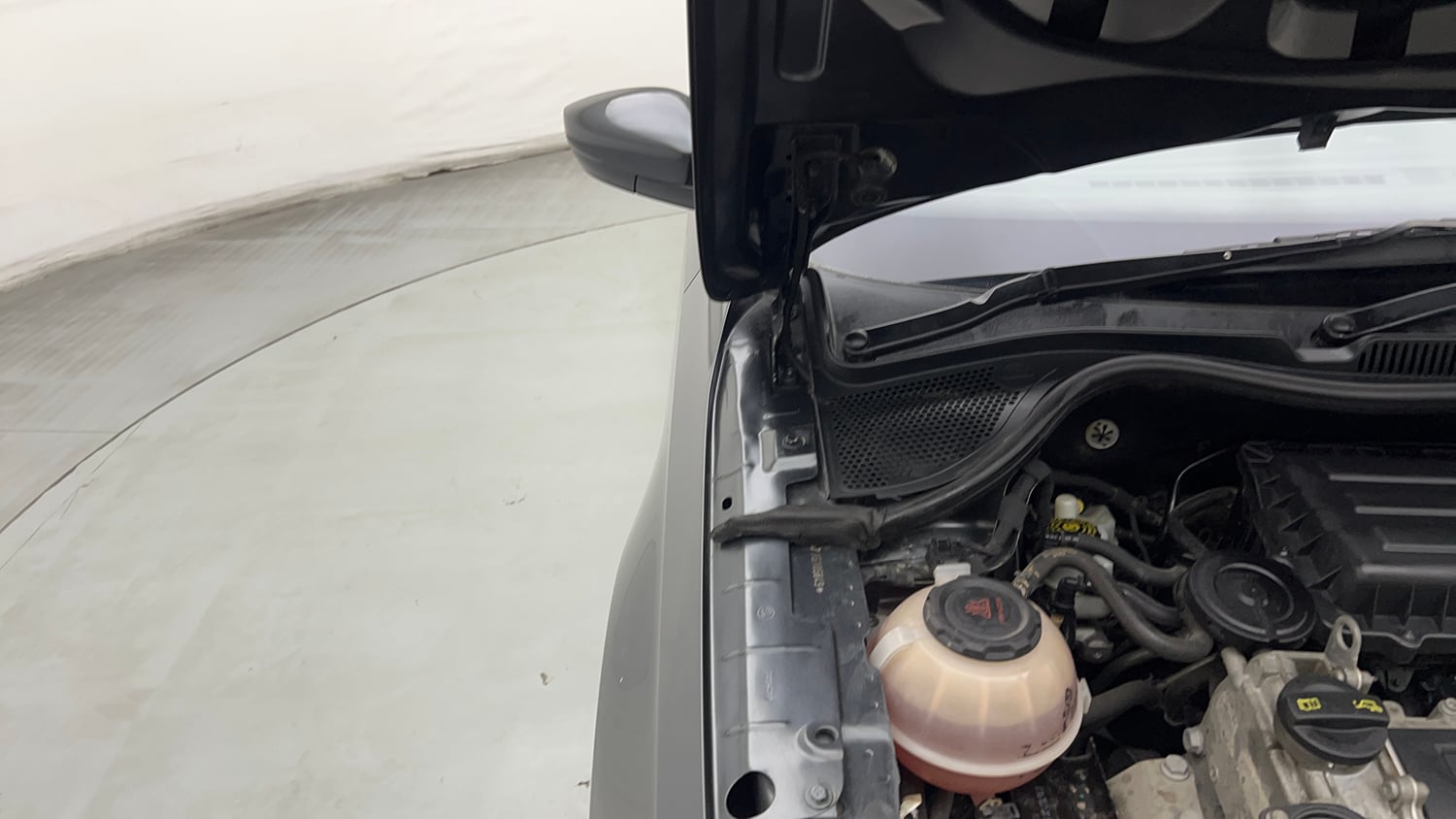 Used 2018 Skoda Rapid Style 1.6 MPI Petrol Manual engine ENGINE RIGHT SIDE HINGE & APRON VIEW