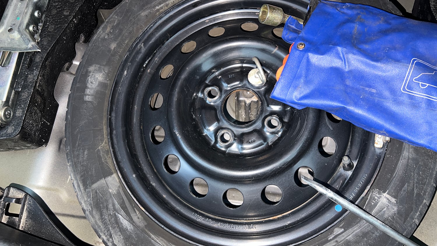 Used 2017 Maruti Suzuki Wagon R VXI Petrol Manual tyres SPARE TYRE VIEW