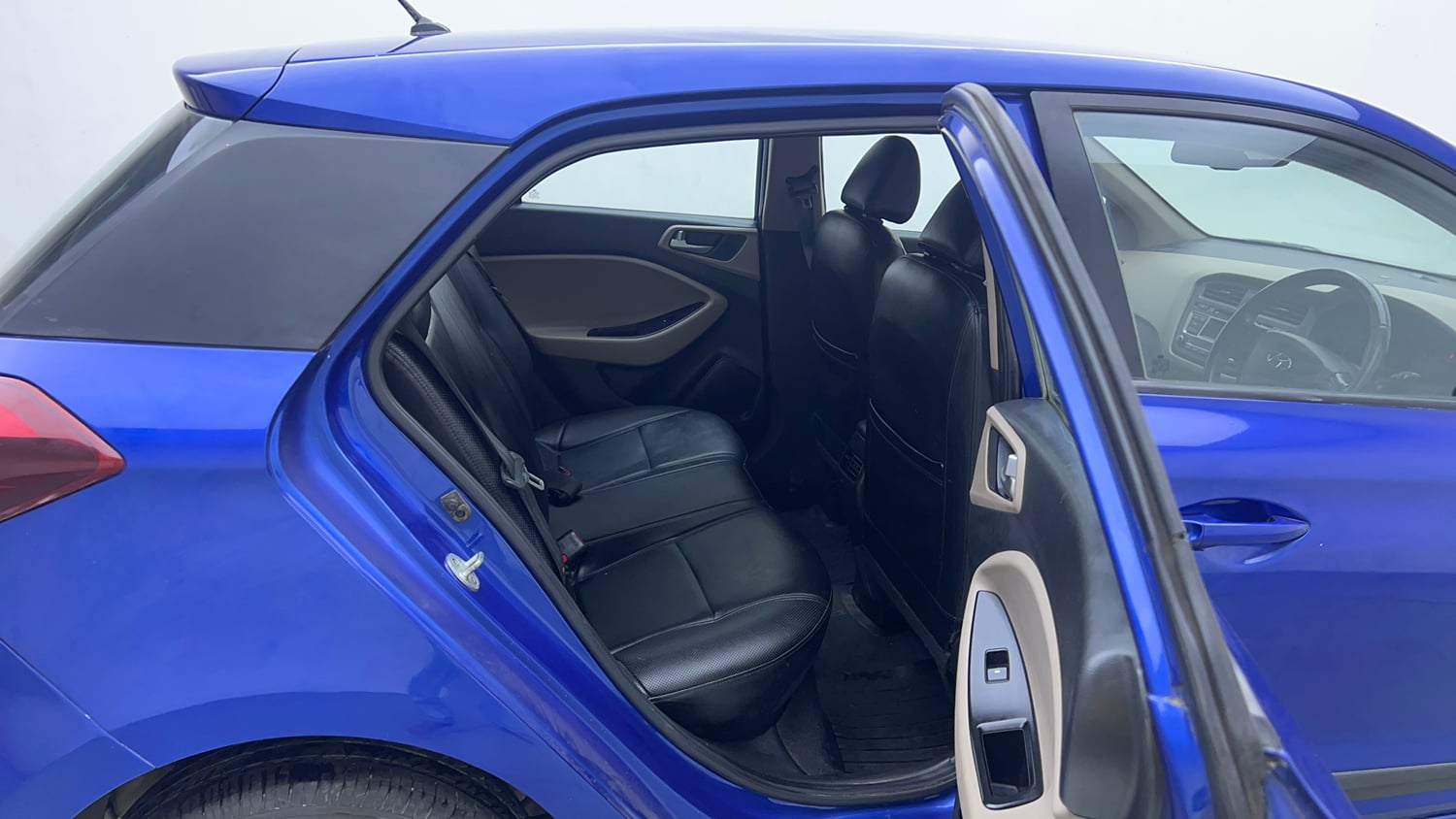 Used 2015 Hyundai Elite i20 Sportz 1.2 Petrol Manual interior RIGHT SIDE REAR DOOR CABIN VIEW
