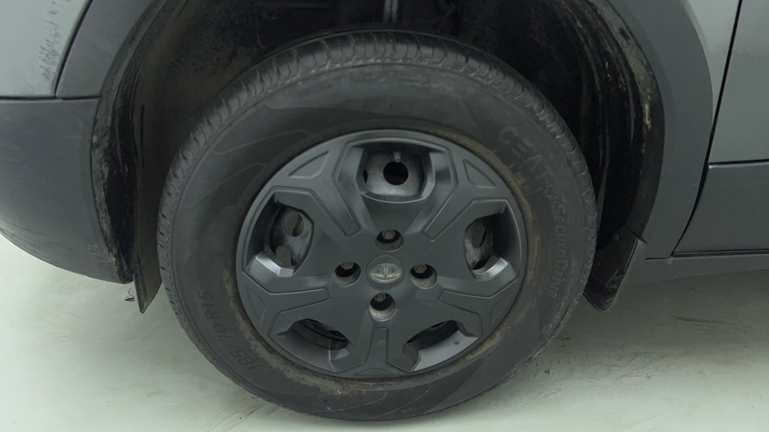 Used 2022 Tata Punch Adventure MT Petrol Manual tyres LEFT FRONT TYRE RIM VIEW