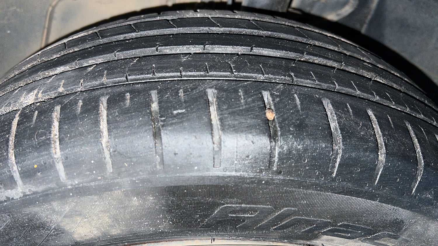 Used 2019 Tata Nexon XM Petrol Manual tyres LEFT FRONT TYRE TREAD VIEW