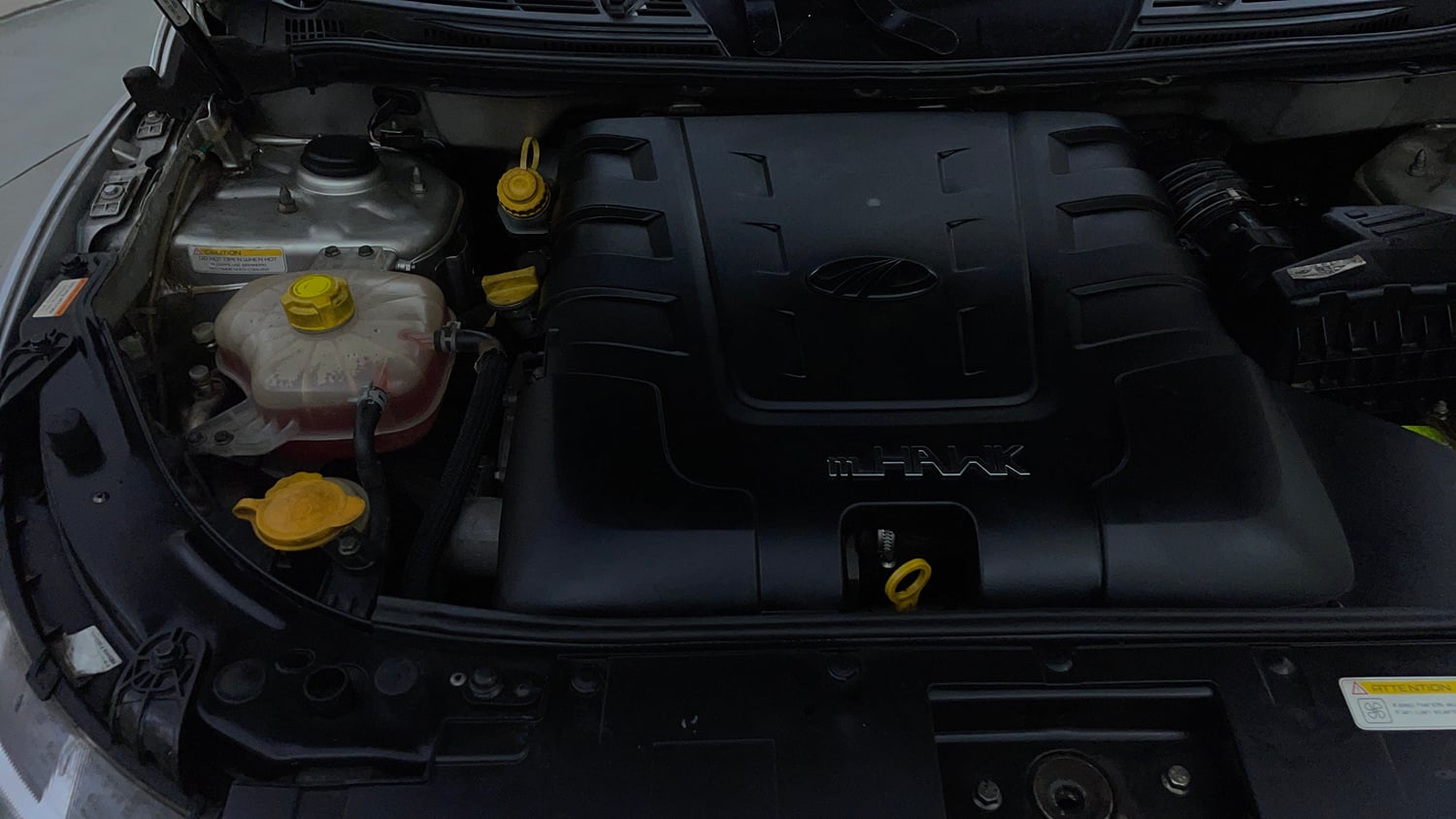 Used 2018 Mahindra XUV500 W11 AT Diesel Automatic engine ENGINE RIGHT SIDE VIEW