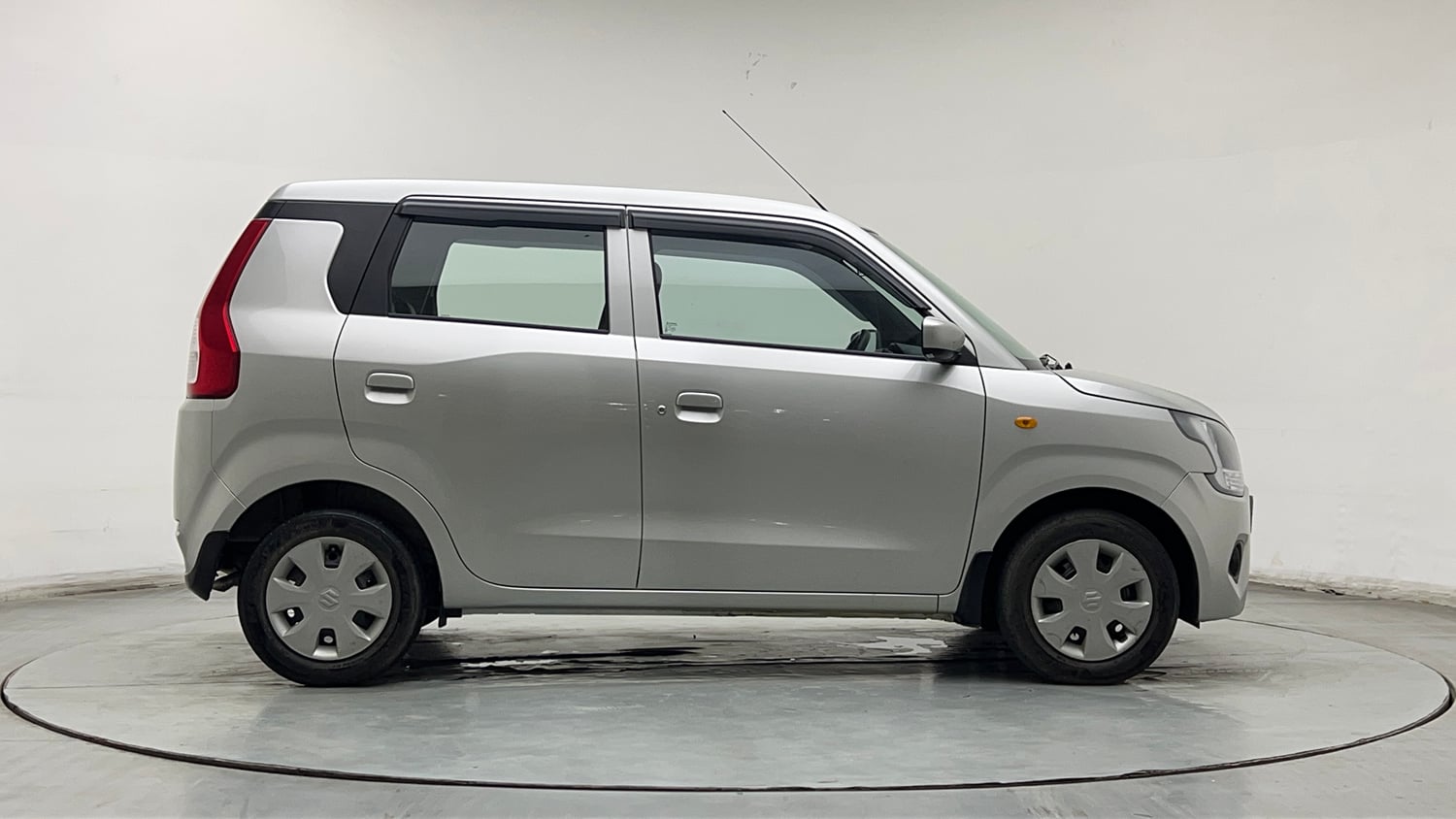 Used 2023 Maruti Suzuki Wagon R VXI 1.0 Petrol Manual exterior RIGHT SIDE VIEW