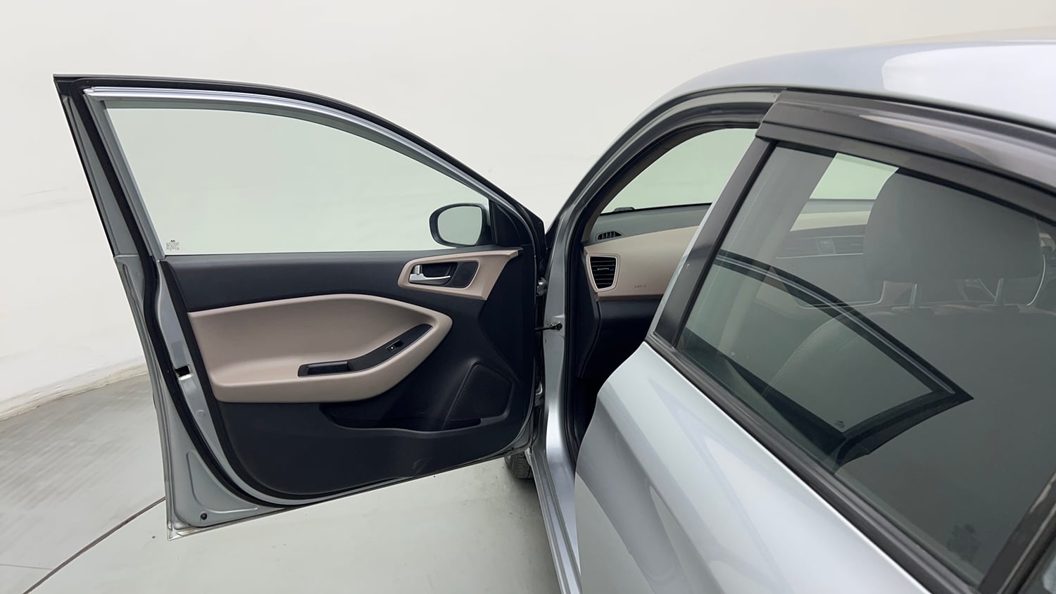 Used 2019 Hyundai Elite i20 Sportz Plus 1.2 Petrol Manual interior LEFT FRONT DOOR OPEN VIEW
