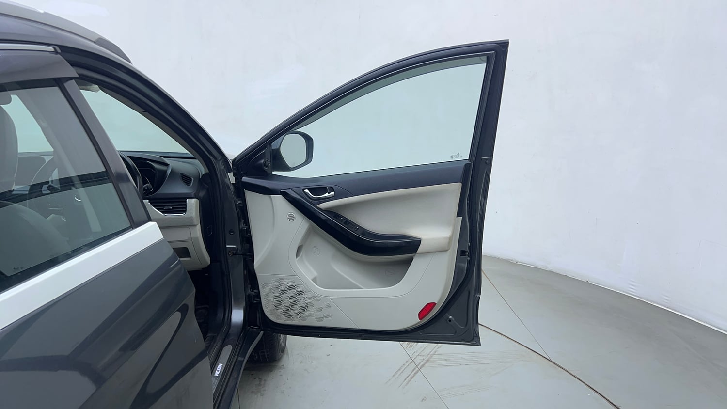 Used 2020 Tata Nexon XZ Plus (O) Petrol Manual interior RIGHT FRONT DOOR OPEN VIEW