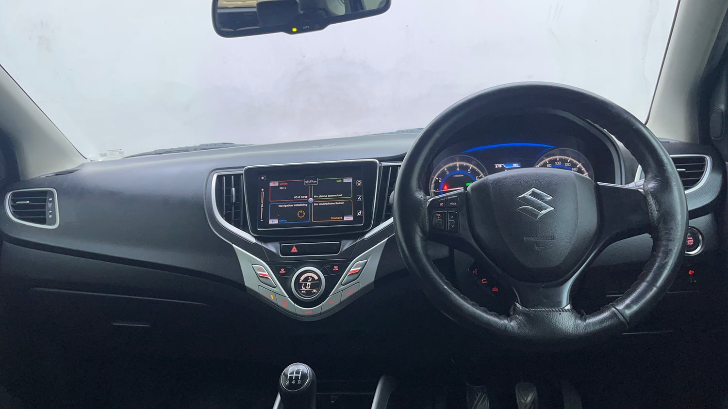 Used 2016 Maruti Suzuki Baleno Alpha 1.2 Petrol Manual interior DASHBOARD VIEW