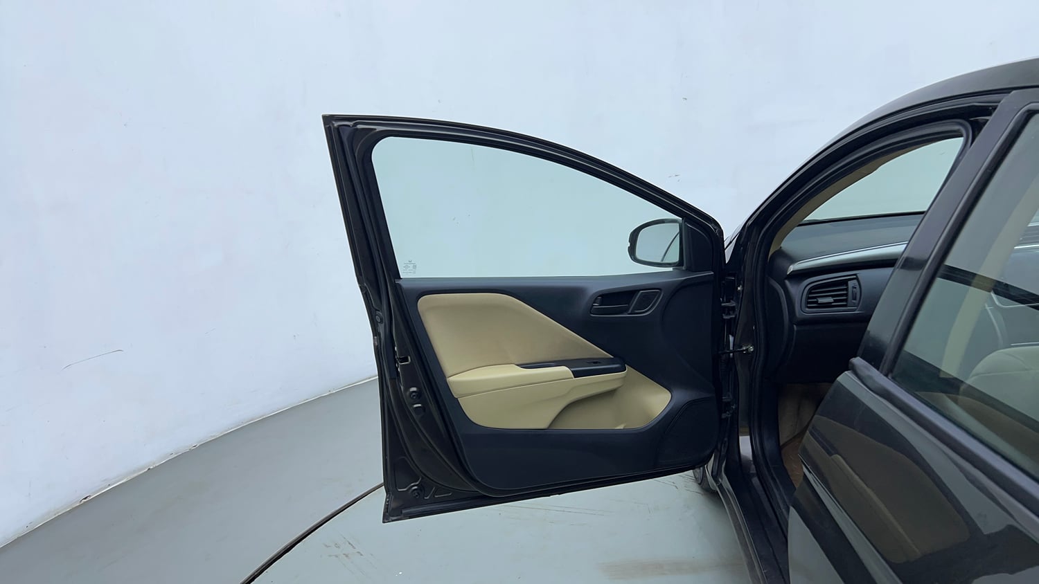 Used 2015 Honda City SV CVT Petrol Automatic interior LEFT FRONT DOOR OPEN VIEW