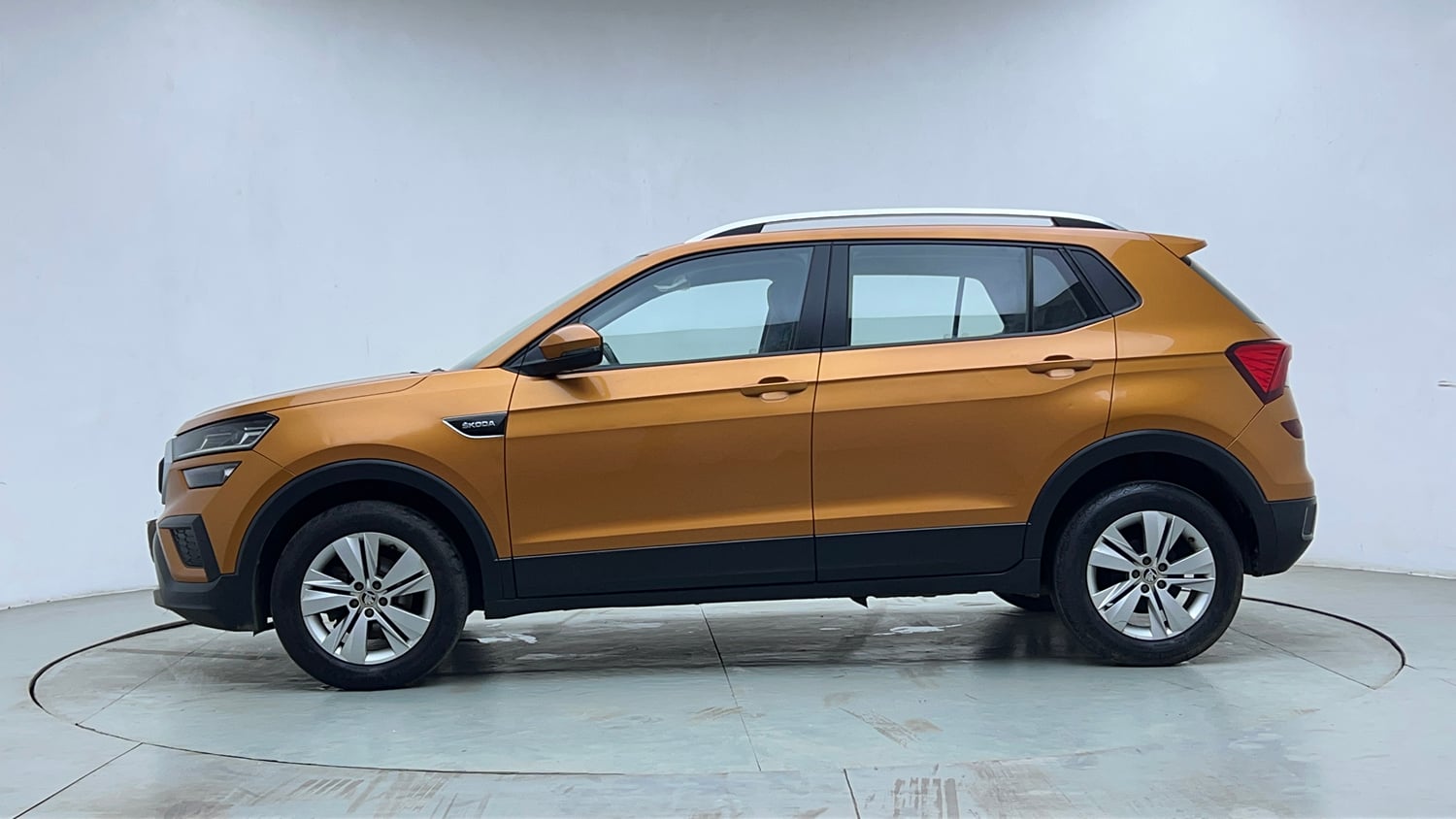 Used 2021 Skoda Kushaq Ambition 1.0L TSI AT Petrol Automatic exterior LEFT SIDE VIEW