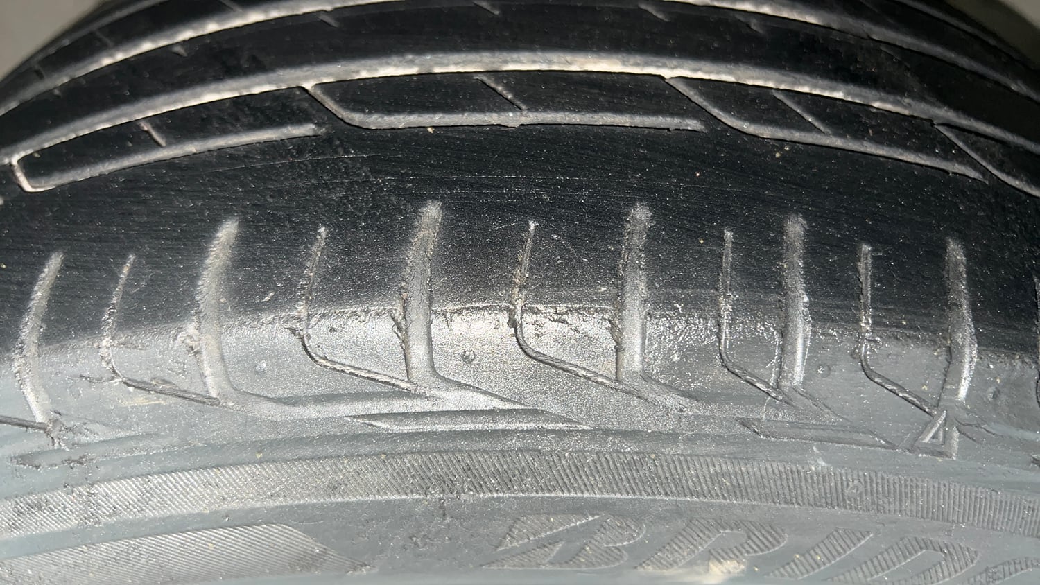 Used 2018 Tata Nexon XZ Plus Petrol Manual tyres LEFT FRONT TYRE TREAD VIEW