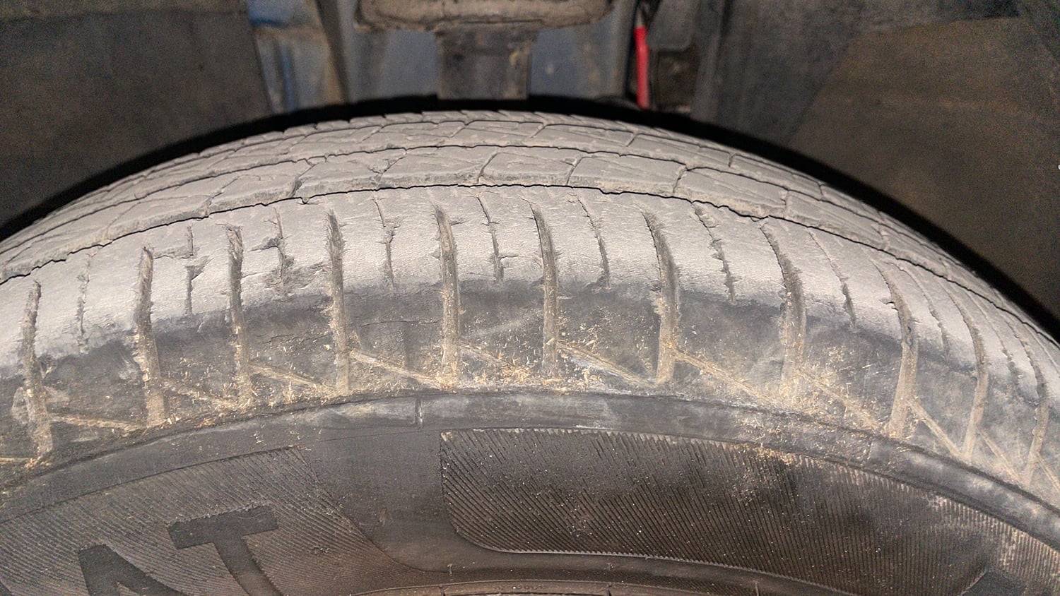 Used 2023 Renault Triber RXT Petrol Manual tyres LEFT FRONT TYRE TREAD VIEW