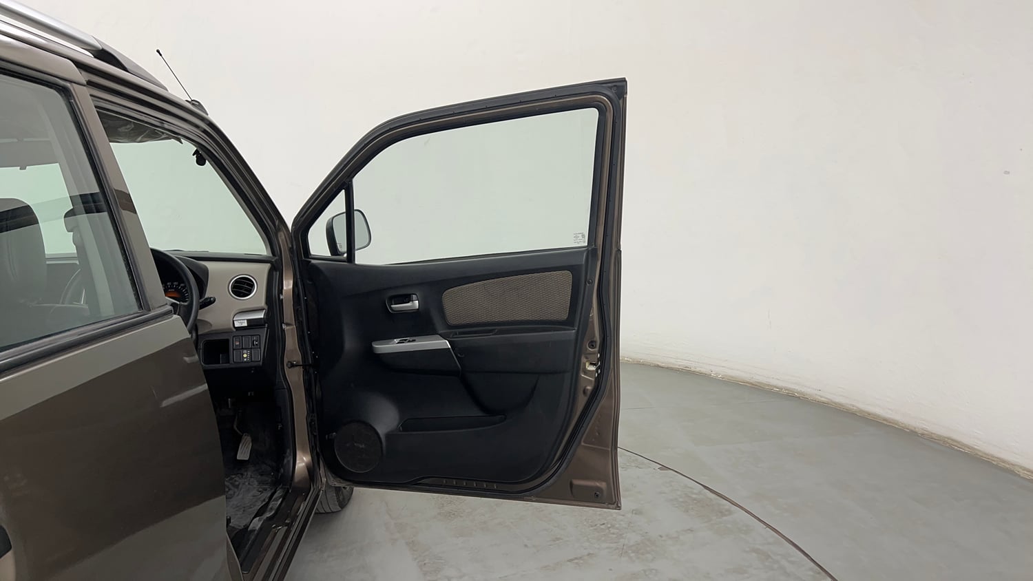 Used 2014 Maruti Suzuki Wagon R LXI CNG Cng Manual interior RIGHT FRONT DOOR OPEN VIEW