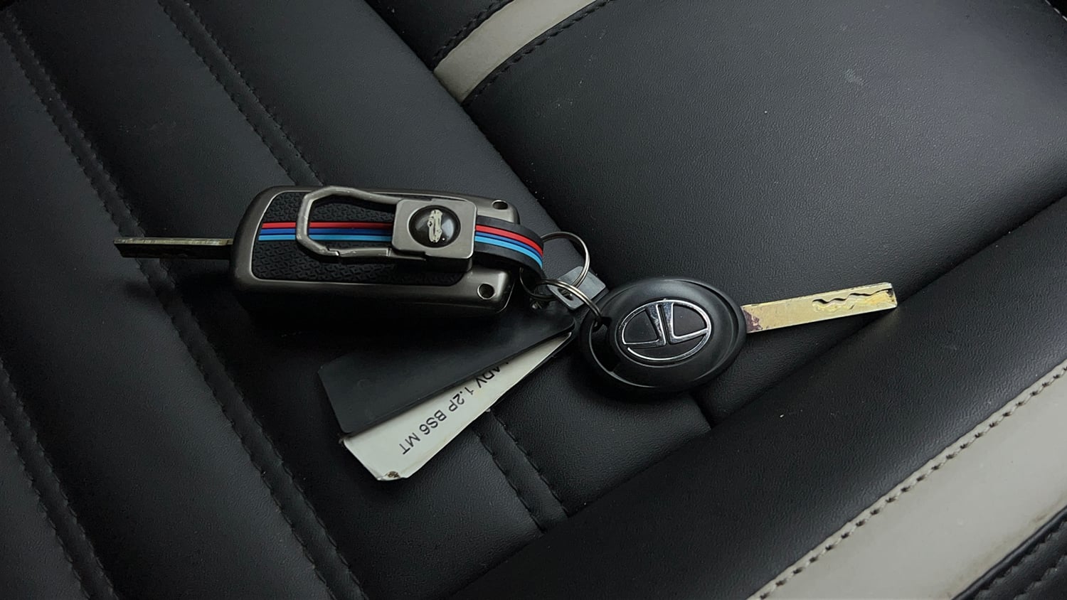 Used 2022 Tata Punch Adventure MT Petrol Manual extra CAR KEY VIEW