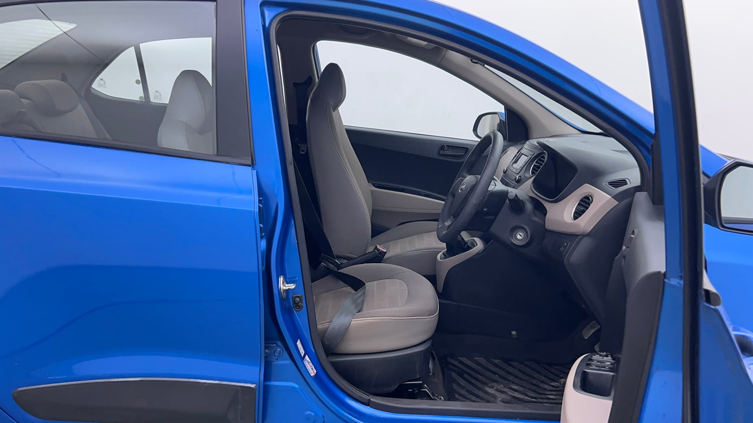 Used 2019 Hyundai Xcent S Petrol Manual interior RIGHT SIDE FRONT DOOR CABIN VIEW