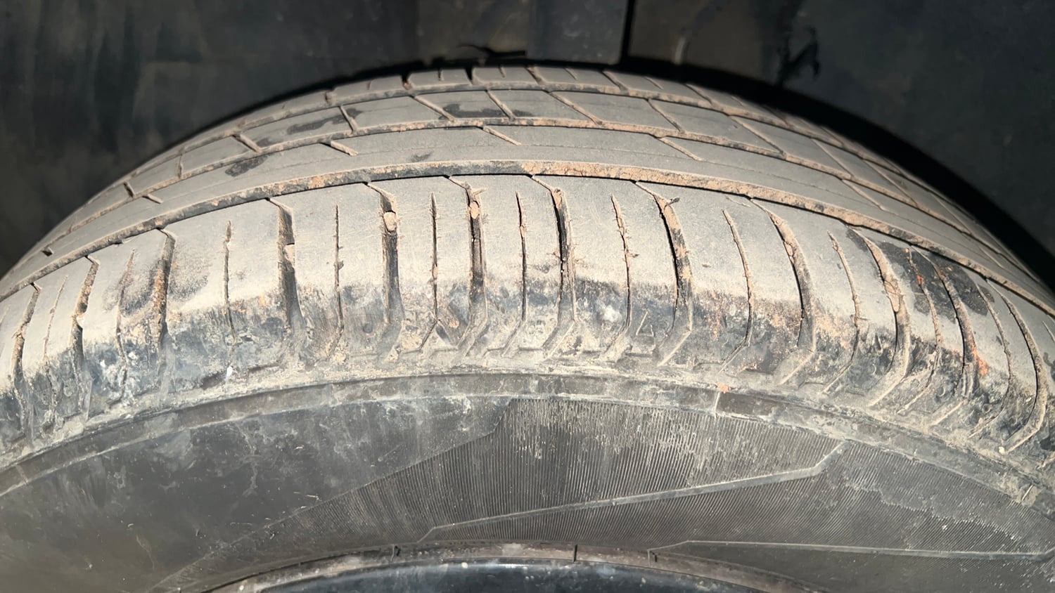 Used 2023 Tata Punch Accomplished MT Petrol Manual tyres LEFT FRONT TYRE TREAD VIEW