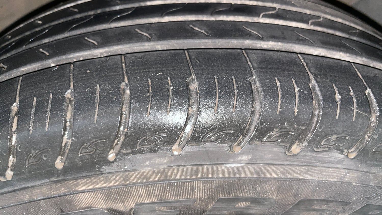Used 2018 Hyundai Creta SX 1.6 CRDi Diesel Manual tyres RIGHT FRONT TYRE TREAD VIEW