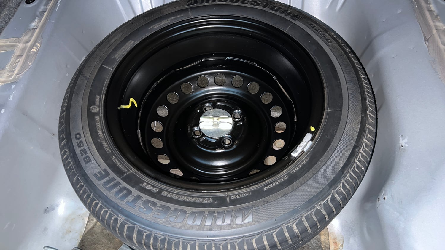 Used 2017 Honda City V CVT Petrol Petrol Automatic tyres SPARE TYRE VIEW