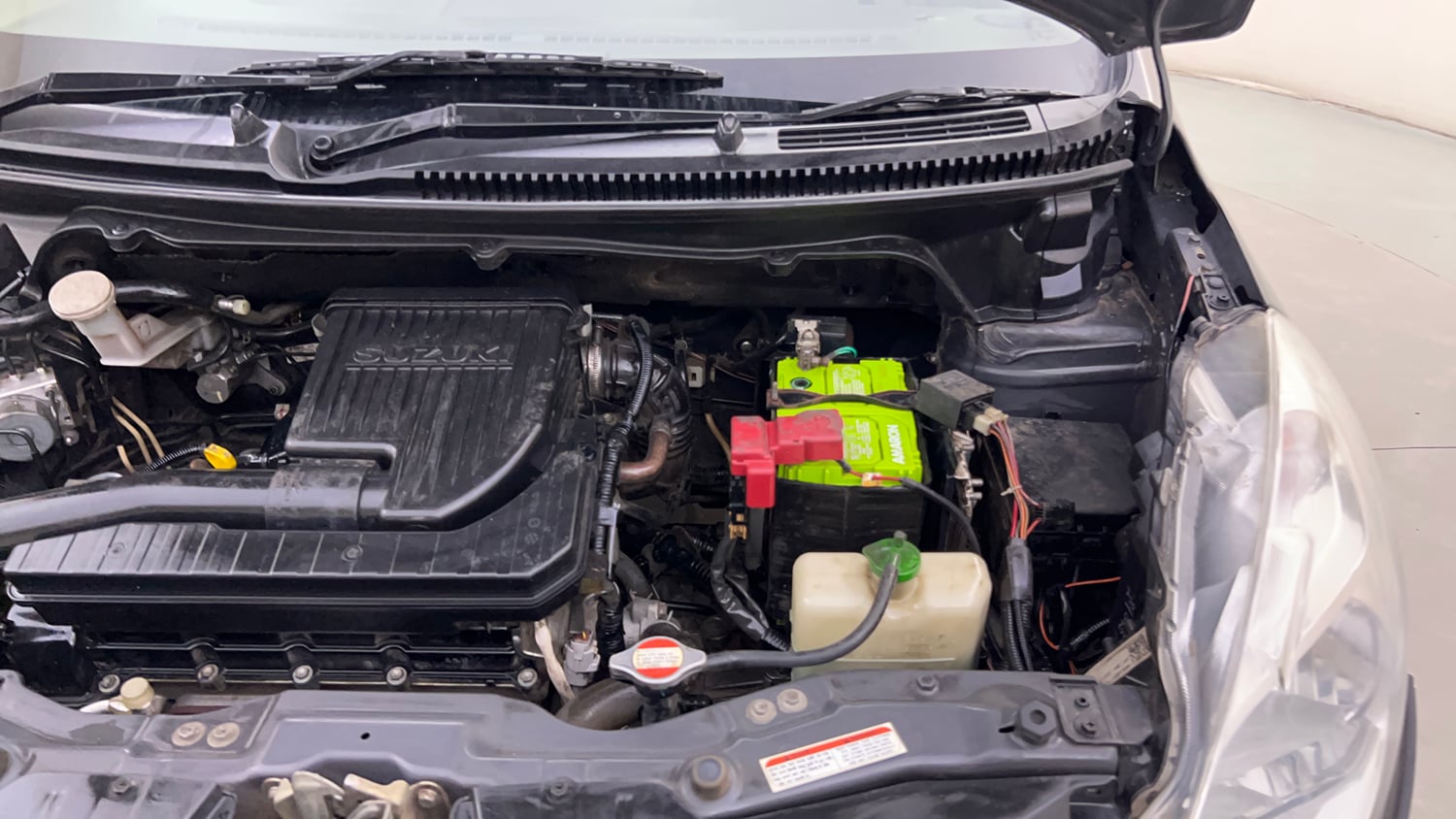 Used 2017 Maruti Suzuki Ertiga VXI Petrol Manual engine ENGINE LEFT SIDE HINGE & APRON VIEW