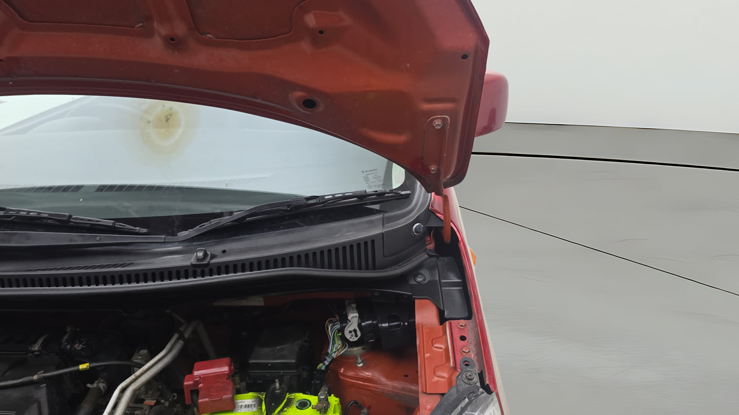 Used 2017 Maruti Suzuki Wagon R VXI Petrol Manual engine ENGINE LEFT SIDE HINGE & APRON VIEW