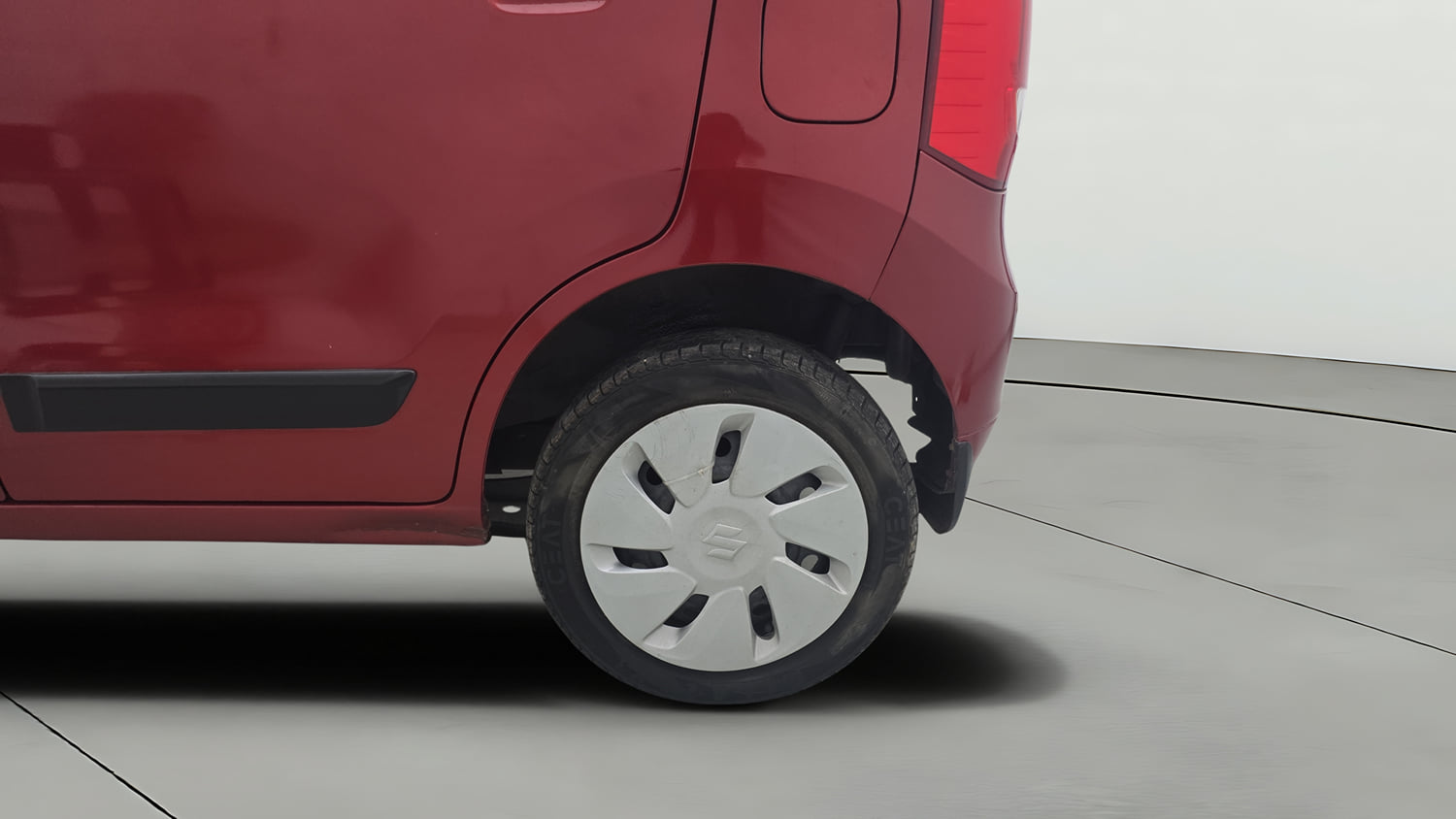Used 2017 Maruti Suzuki Wagon R VXI Petrol Manual tyres LEFT REAR TYRE RIM VIEW
