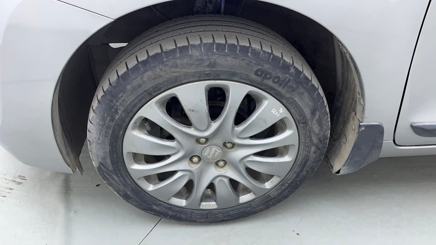 Used 2016 Maruti Suzuki Baleno Alpha 1.2 Petrol Manual tyres LEFT FRONT TYRE RIM VIEW