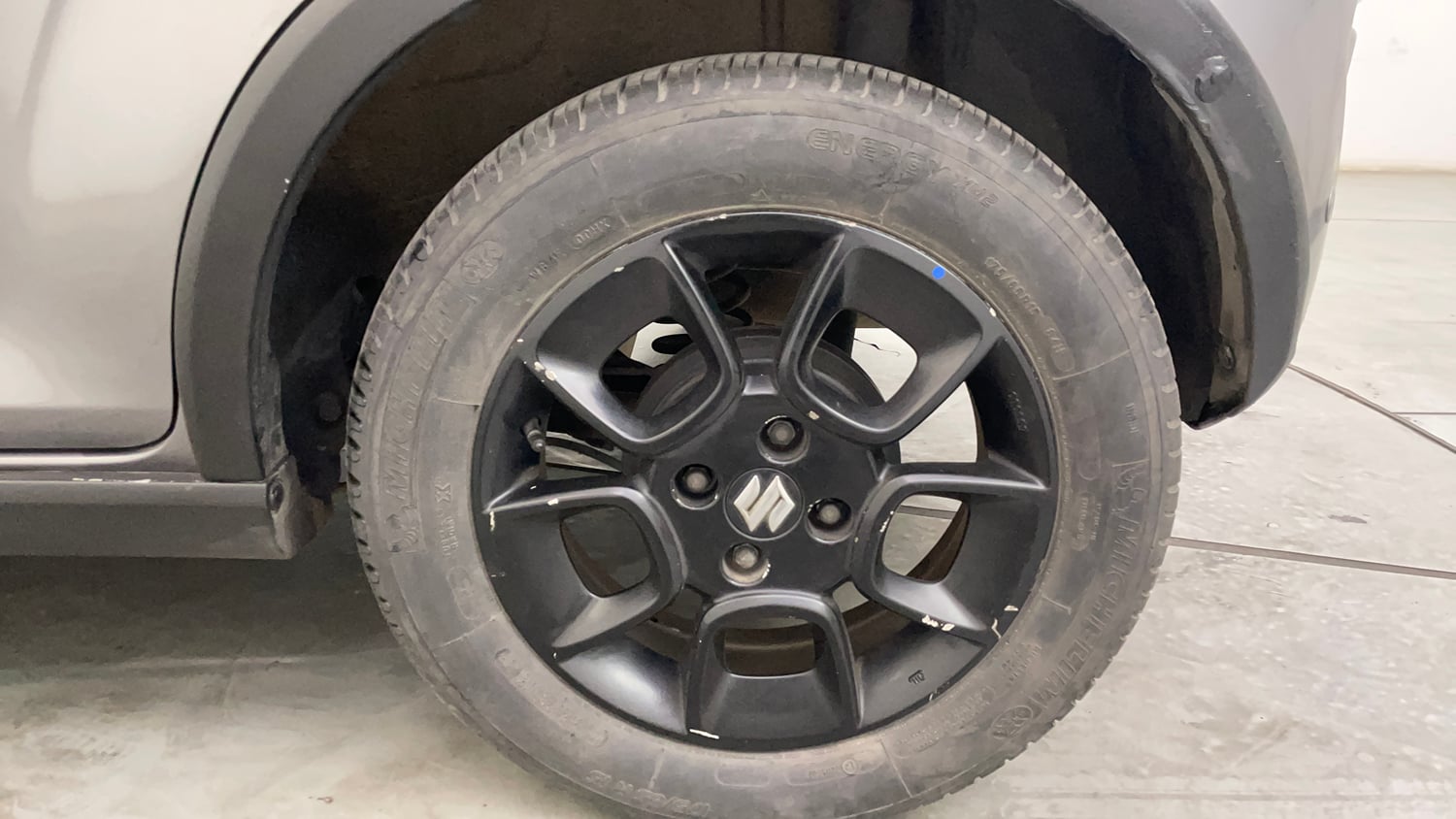 Used 2019 Maruti Suzuki Ignis Zeta 1.2 AMT Petrol Automatic tyres LEFT REAR TYRE RIM VIEW