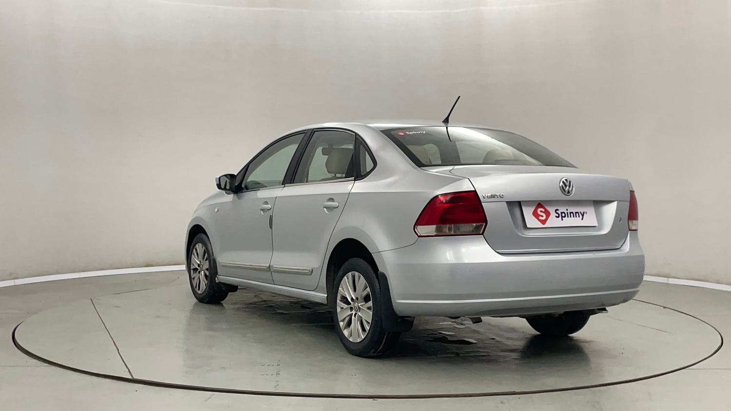 Used 2015 Volkswagen Vento Highline Diesel Diesel Manual exterior LEFT REAR CORNER VIEW