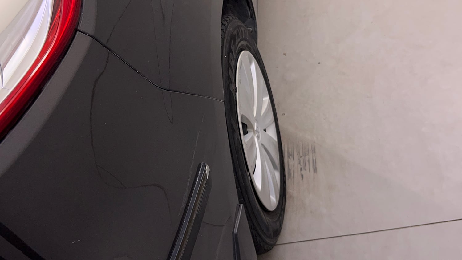 Used 2017 Maruti Suzuki Ertiga VXI Petrol Manual dents MINOR SCRATCH