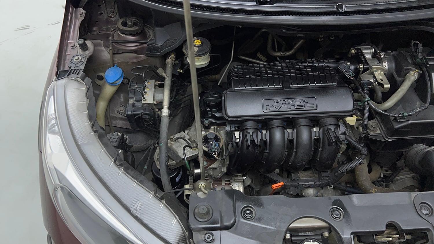 Used 2016 Honda BR-V V CVT Petrol Petrol Automatic engine ENGINE RIGHT SIDE VIEW