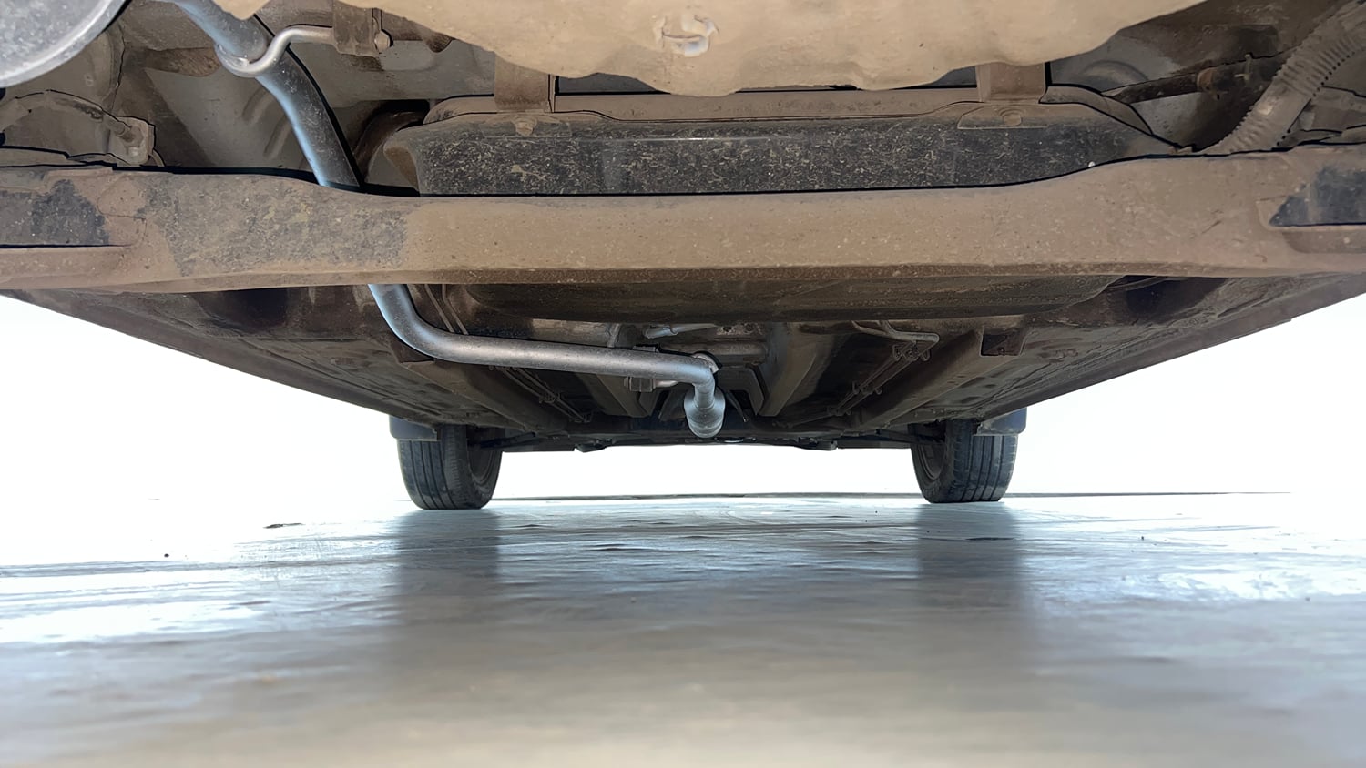 Used 2022 Renault Kiger RXT (O) AMT Petrol Automatic extra REAR UNDERBODY VIEW (TAKEN FROM REAR)
