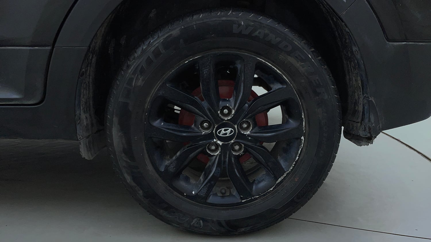 Used 2018 Hyundai Creta SX 1.6 CRDi Diesel Manual tyres LEFT REAR TYRE RIM VIEW