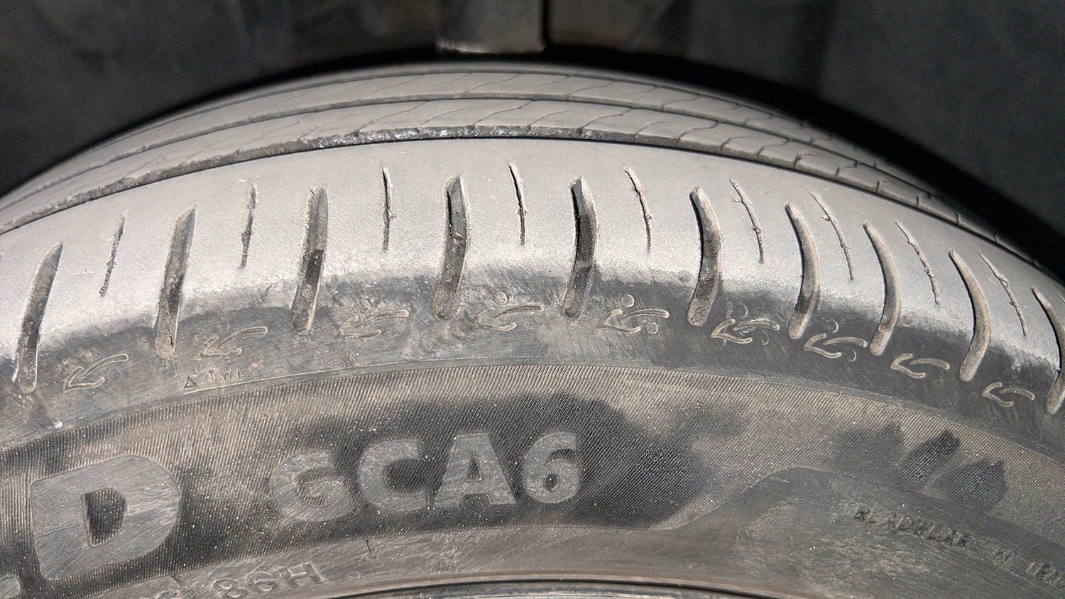 Used 2024 Tata Altroz XTA Petrol Petrol Automatic tyres LEFT FRONT TYRE TREAD VIEW