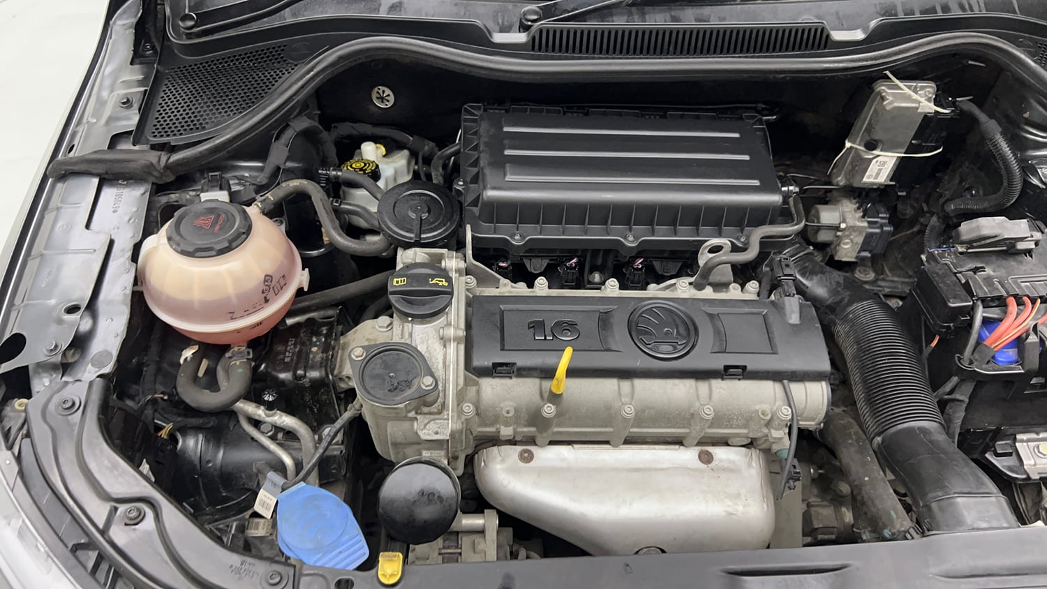 Used 2018 Skoda Rapid Style 1.6 MPI Petrol Manual engine ENGINE RIGHT SIDE VIEW