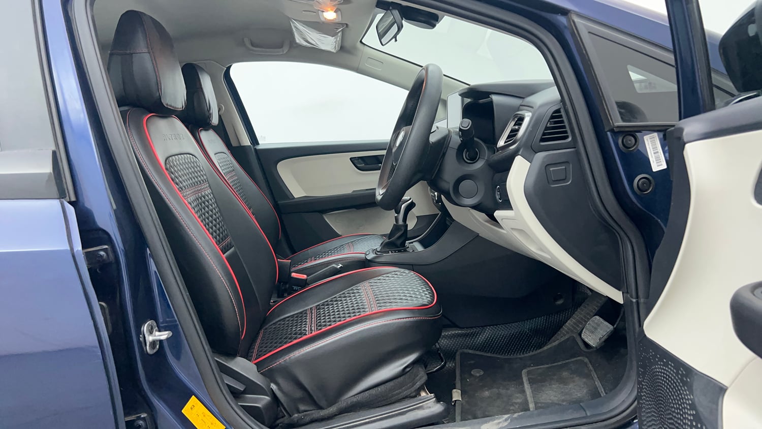 Used 2024 Tata Altroz XTA Petrol Petrol Automatic interior RIGHT SIDE FRONT DOOR CABIN VIEW