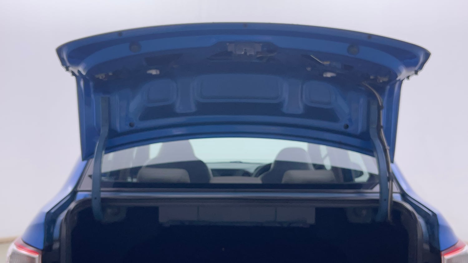 Used 2019 Hyundai Xcent S Petrol Manual interior DICKY DOOR OPEN VIEW