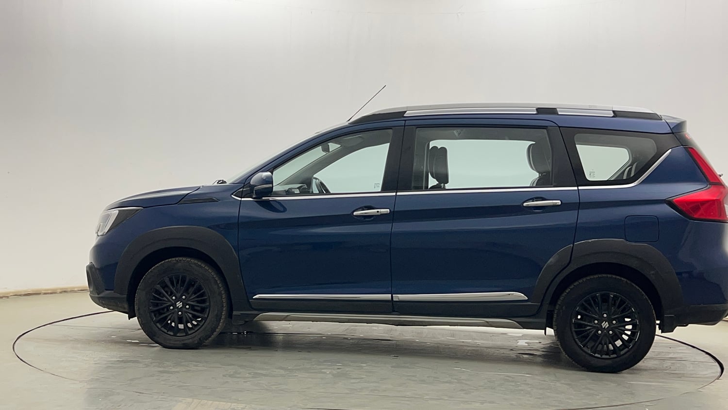 Used 2020 Maruti Suzuki XL6 Alpha AT Petrol Petrol Automatic exterior LEFT SIDE VIEW