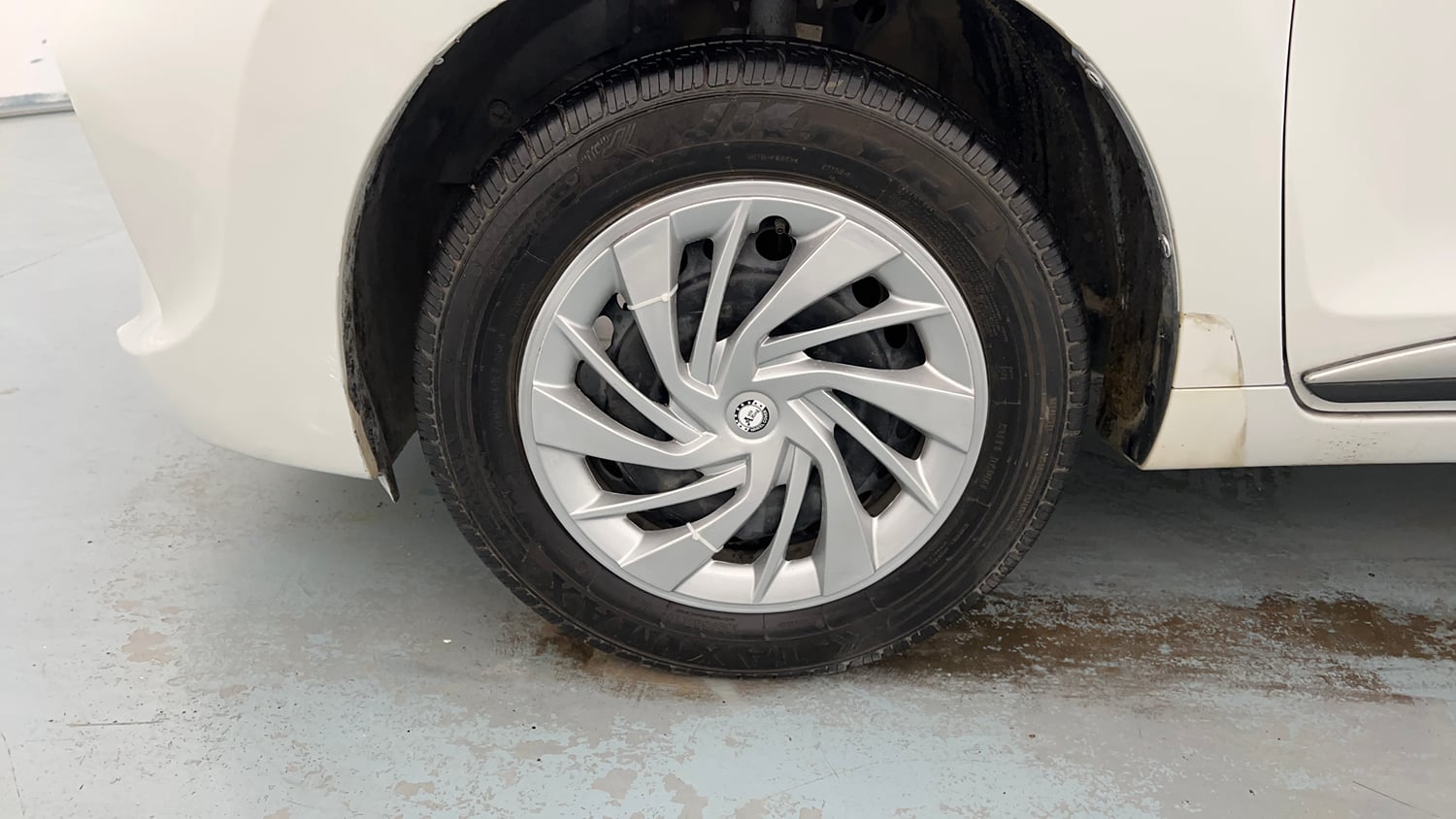 Used 2020 Maruti Suzuki Baleno Delta Petrol Manual tyres LEFT FRONT TYRE RIM VIEW