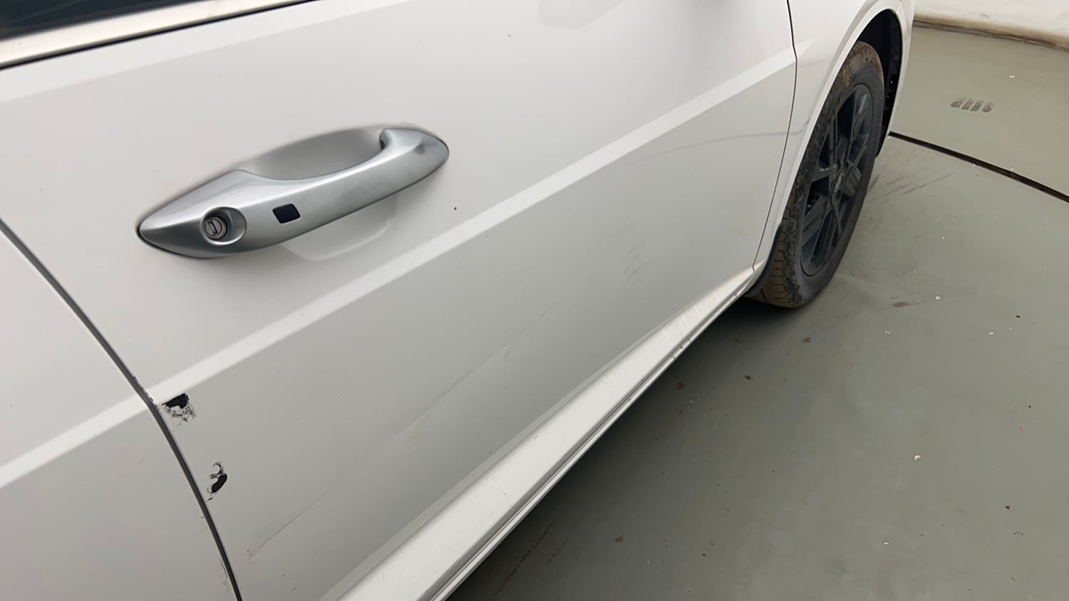 Used 2023 Hyundai Verna SX (O) 1.5 Turbo Petrol MT Petrol Manual dents MINOR DENT