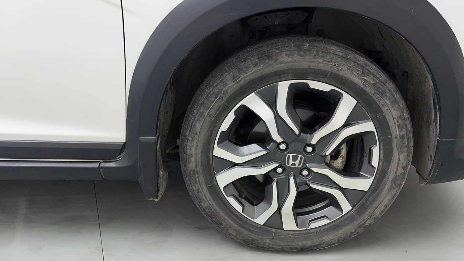 Used 2022 Honda WR-V VX MT Petrol Petrol Manual tyres RIGHT FRONT TYRE RIM VIEW