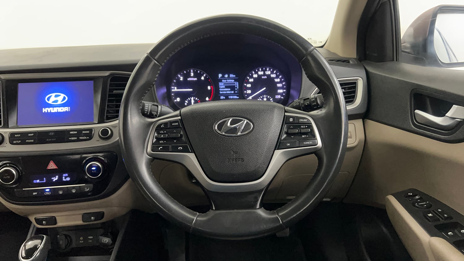 Used 2019 Hyundai Verna SX (O) 1.6 CRDi  AT Diesel Automatic interior STEERING VIEW