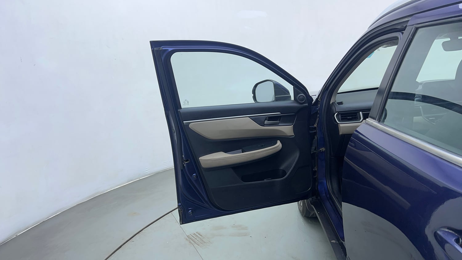 Used 2023 Honda Elevate VX MT Petrol Manual interior LEFT FRONT DOOR OPEN VIEW