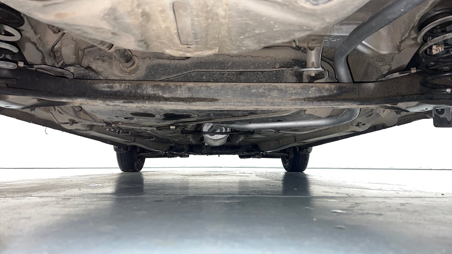 Used 2018 Maruti Suzuki Dzire VDi AMT Diesel Automatic extra REAR UNDERBODY VIEW (TAKEN FROM REAR)