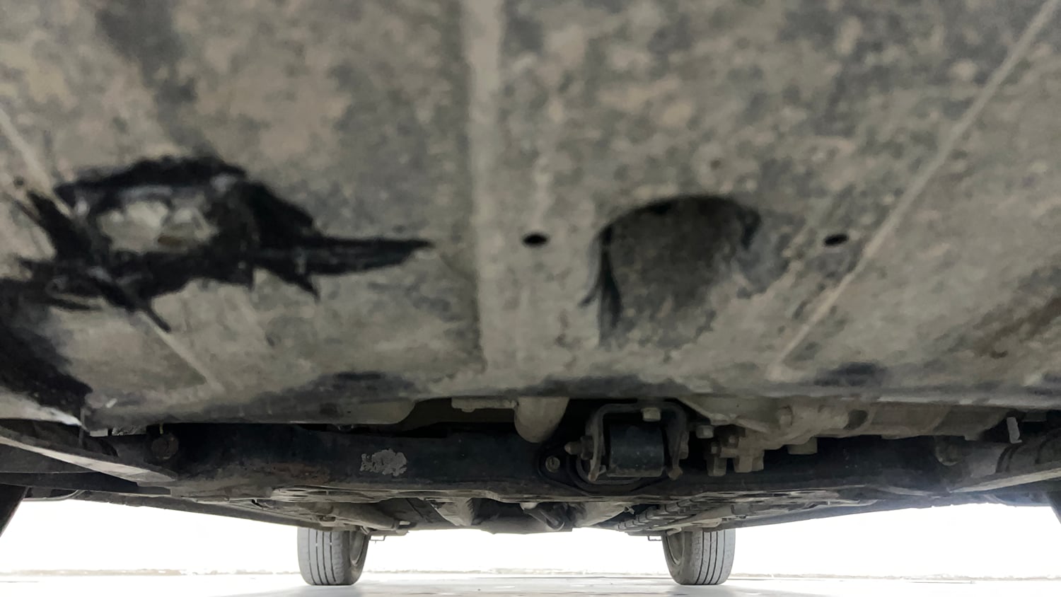 Used 2019 Hyundai Verna SX (O) 1.6 CRDi  AT Diesel Automatic extra FRONT LEFT UNDERBODY VIEW
