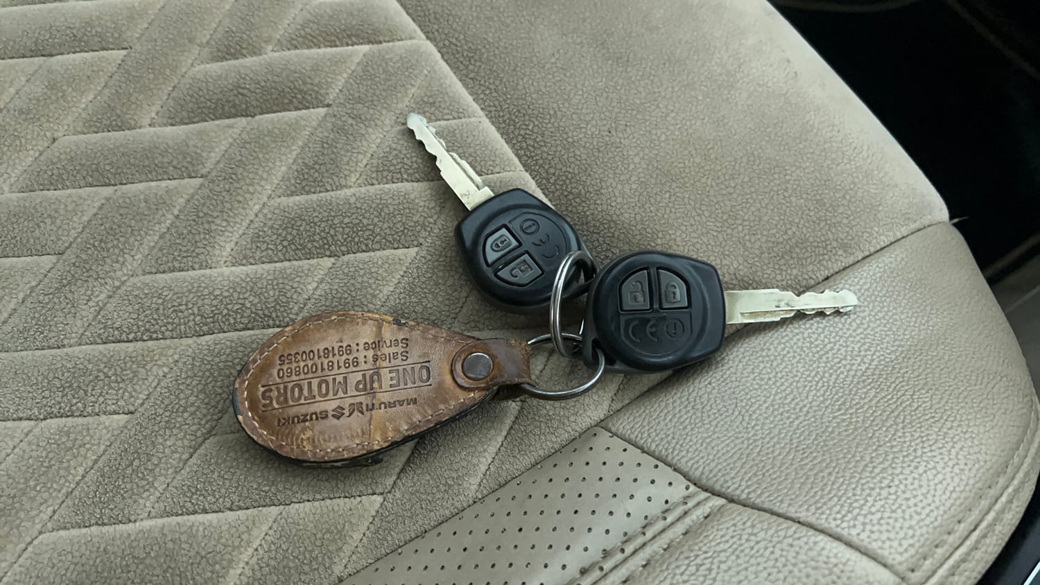 Used 2018 Maruti Suzuki Dzire VDi AMT Diesel Automatic extra CAR KEY VIEW